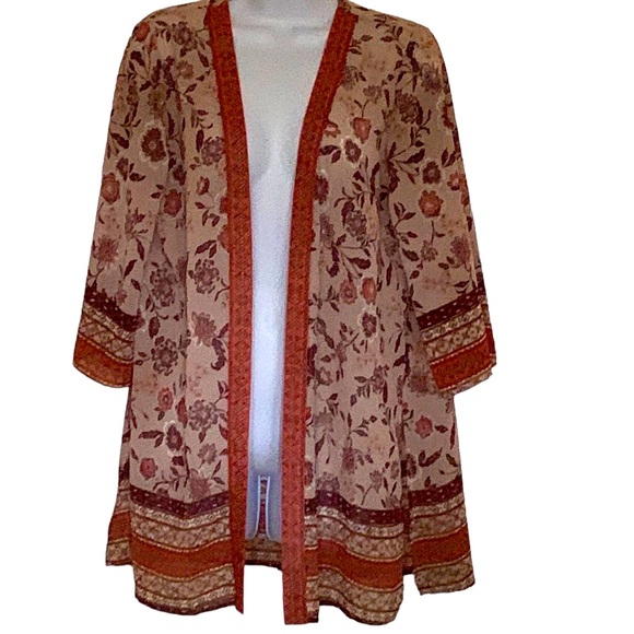 Daytrip Tops - Daytrip Kimono , beautiful floral bohemian style print